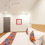 Fabhotel Perfect Stays - Near Chrompet Railway Station