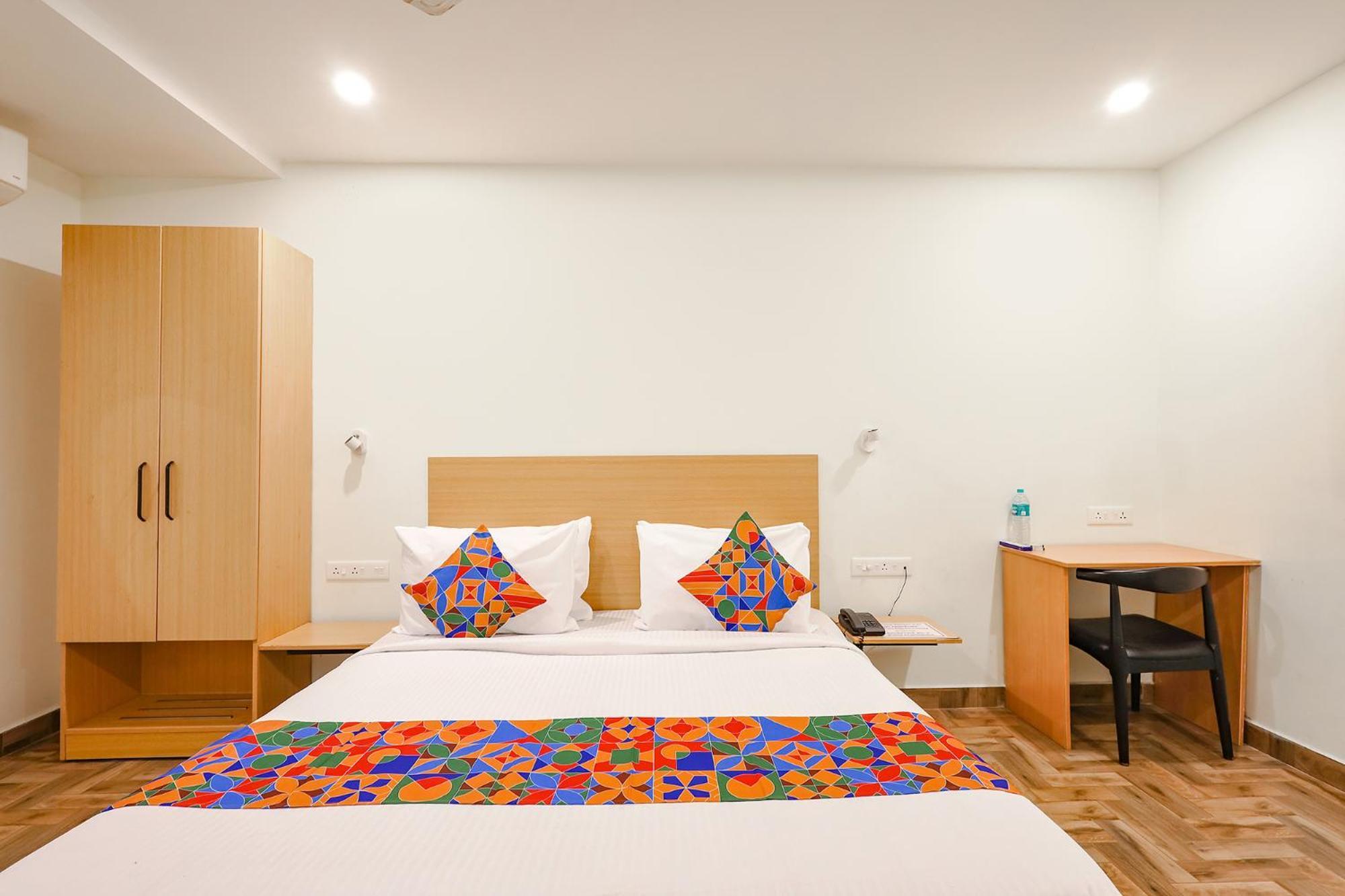 Fabhotel Perfect - Near Chrompet Railway Station * Chennai