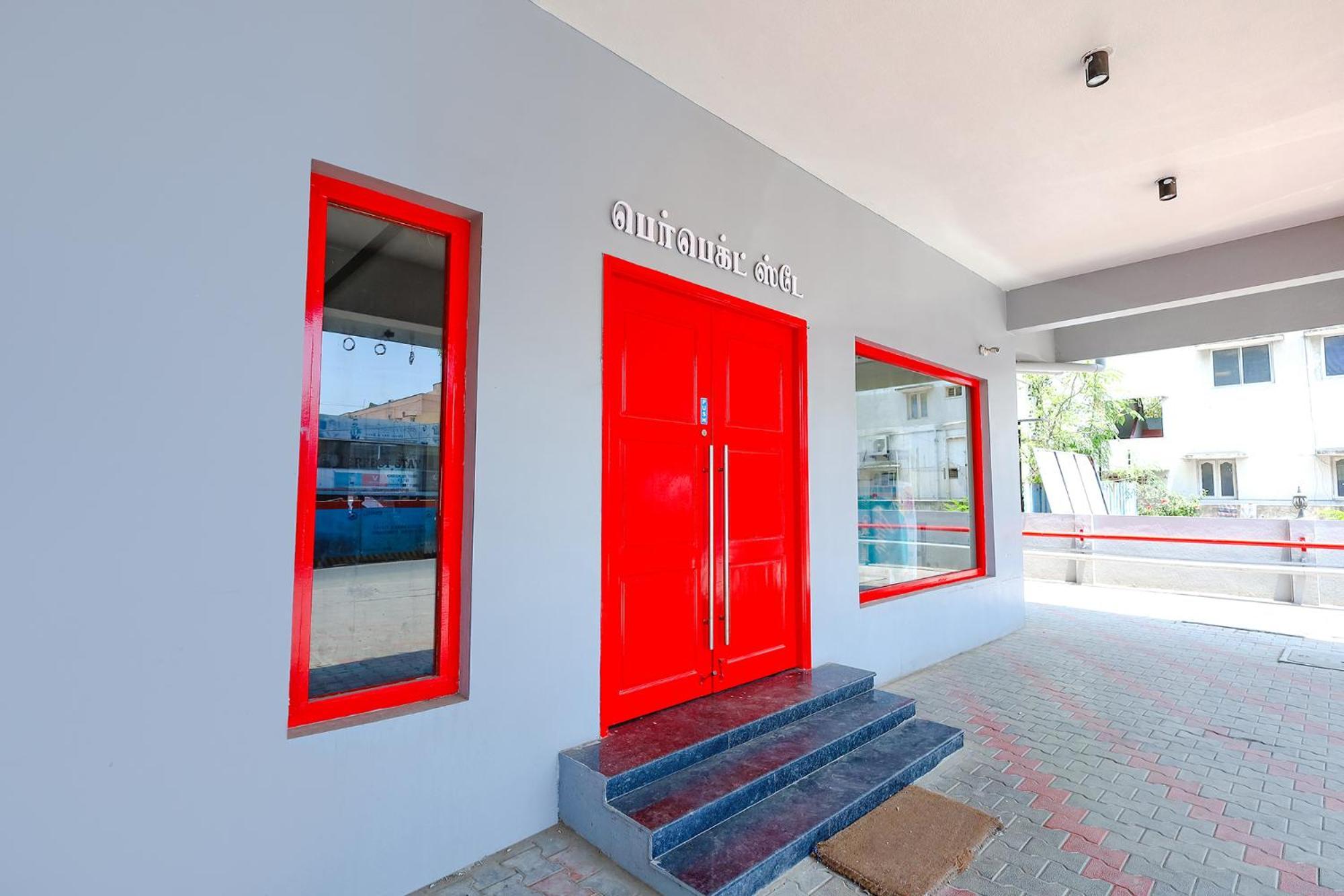 Fabhotel Perfect - Near Chrompet Railway Station Hotel *
