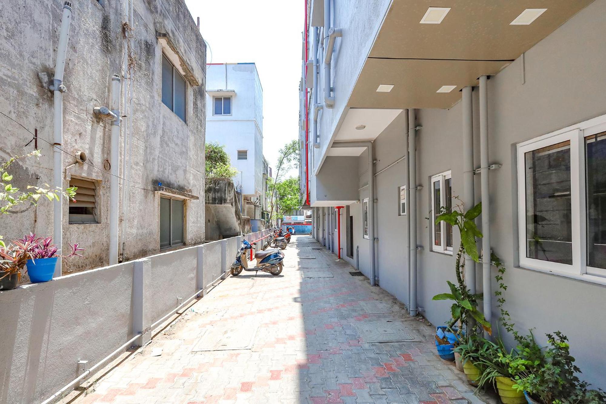 Hotel Fabhotel Perfect - Near Chrompet Railway Station Chennai